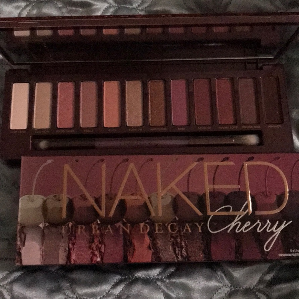 NEW Urban Decay naked cherry eyeshadow palette